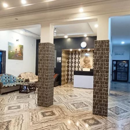 Hotel Laxmi International Bodhgaya Екстериор снимка